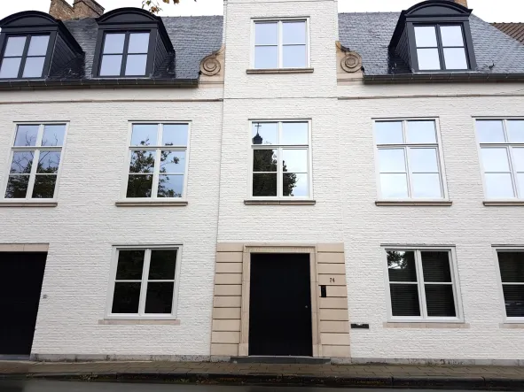  Ramen voor herenhuis in Brugge